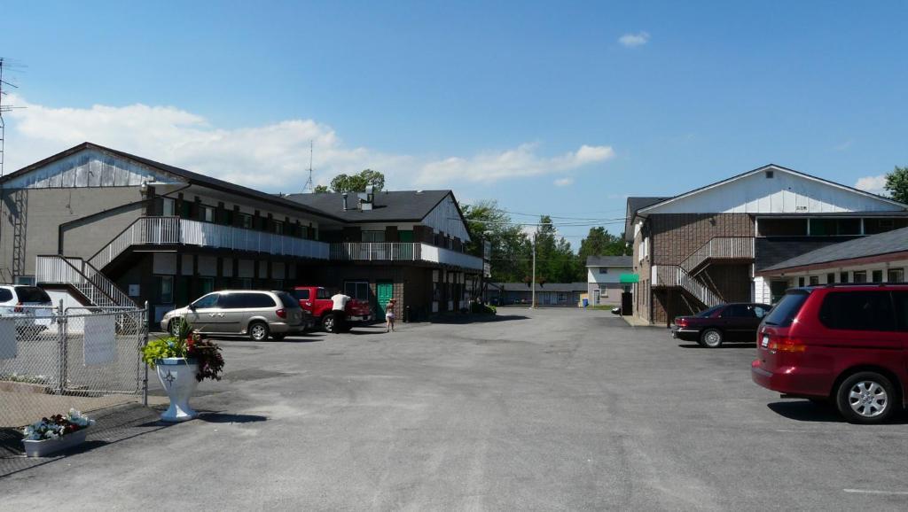 Tropicana Motel